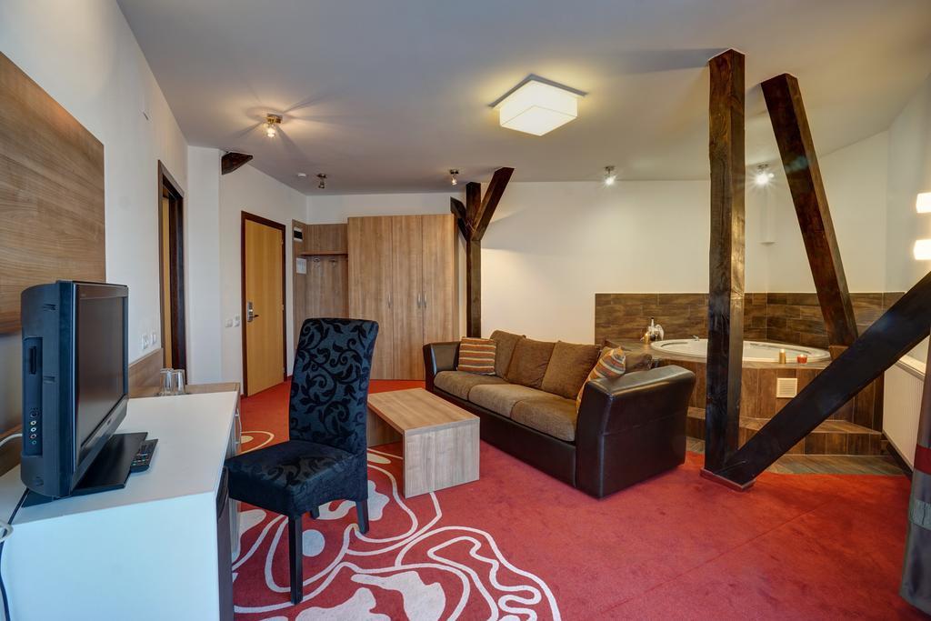 Hotel Ave Lux 3*