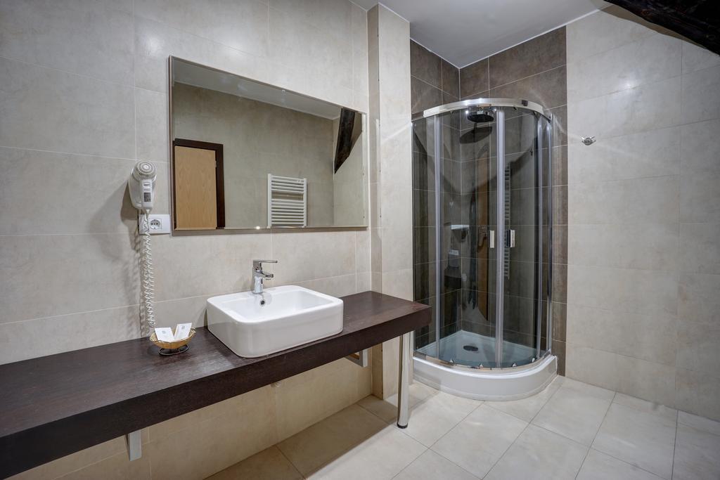 Ave Lux Hotel 3*
