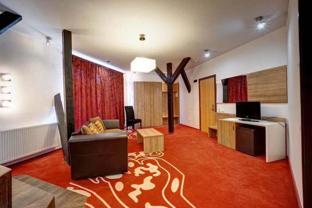Ave Lux Hotel 3*